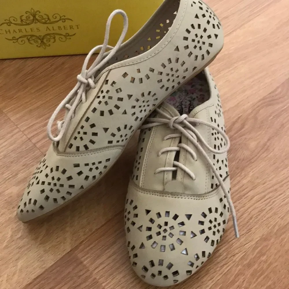 Charles Albert camel laser cut faux leathr shoes